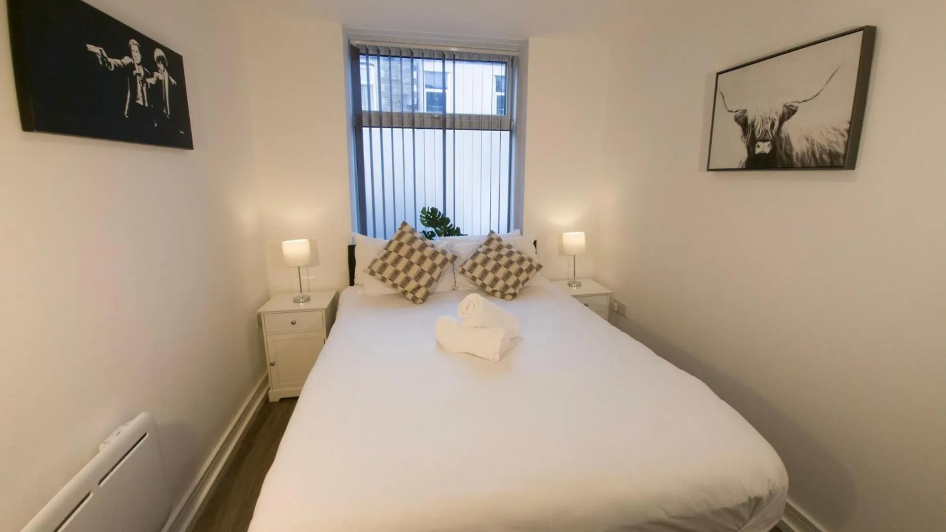 קארדיף Plenty Of Parking Available; 3 Bedroom Apartment By Property Promise 0*,