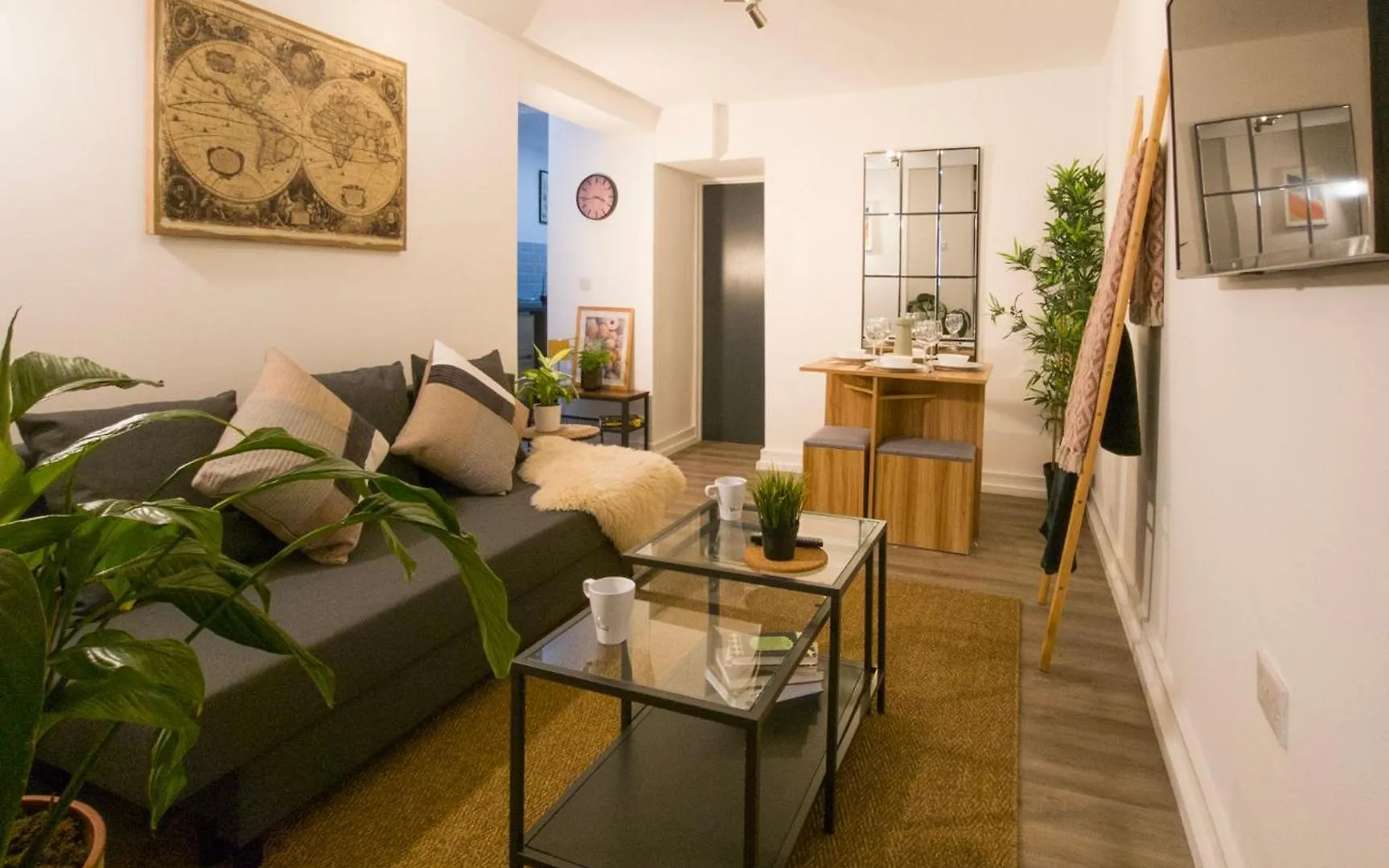 קארדיף Plenty Of Parking Available; 3 Bedroom Apartment By Property Promise