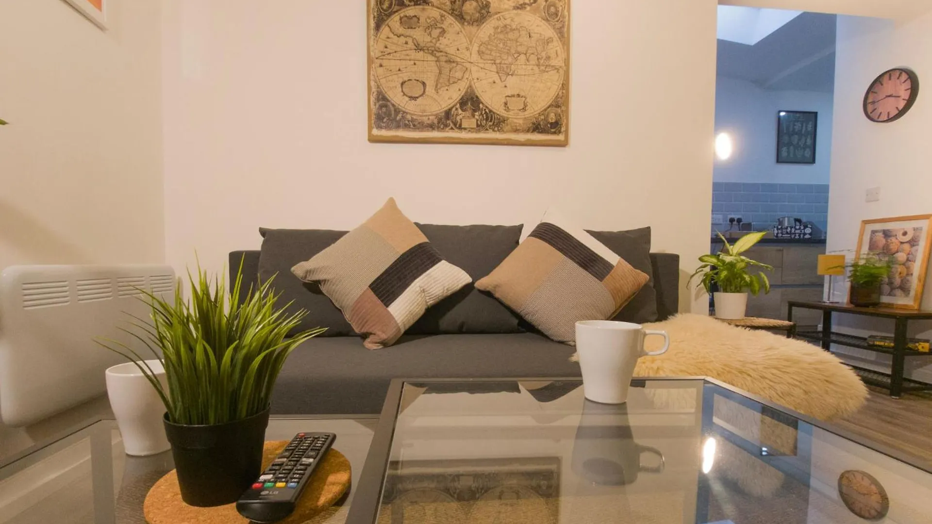 קארדיף Plenty Of Parking Available; 3 Bedroom Apartment By Property Promise 0*,  בריטניה