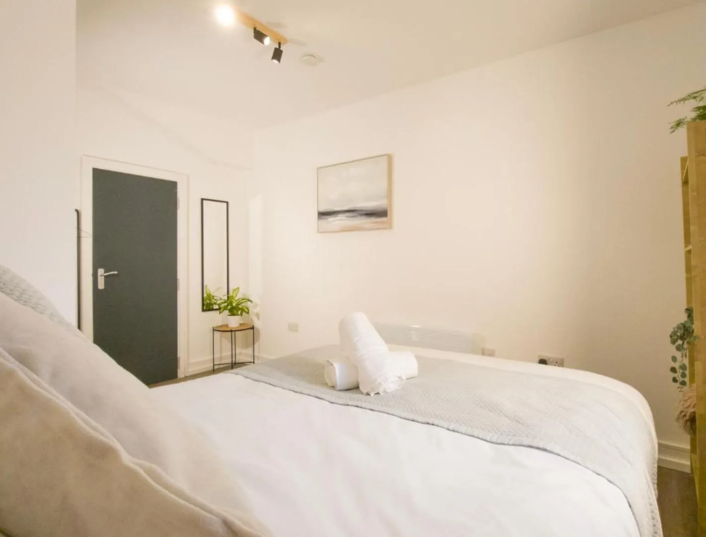 קארדיף Plenty Of Parking Available; 3 Bedroom Apartment By Property Promise