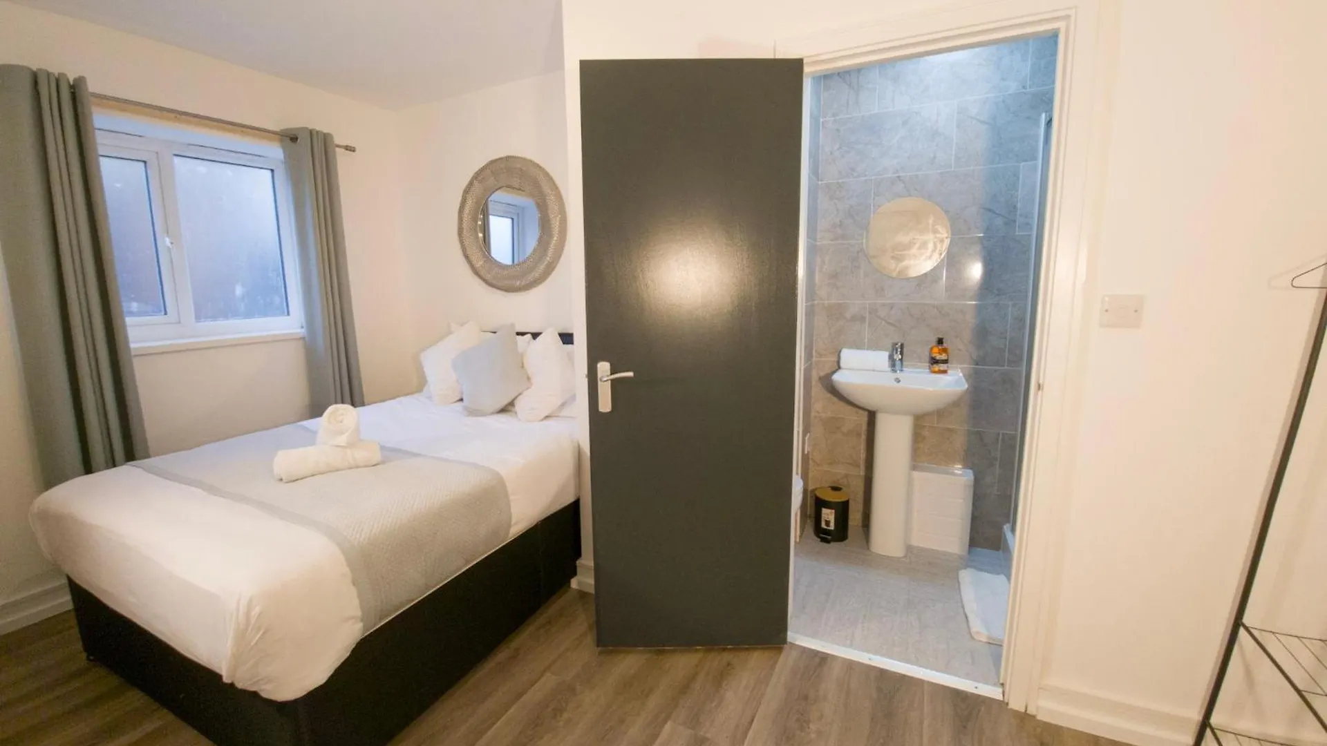 Plenty Of Parking Available; 3 Bedroom Apartment By Property Promise Cardiff