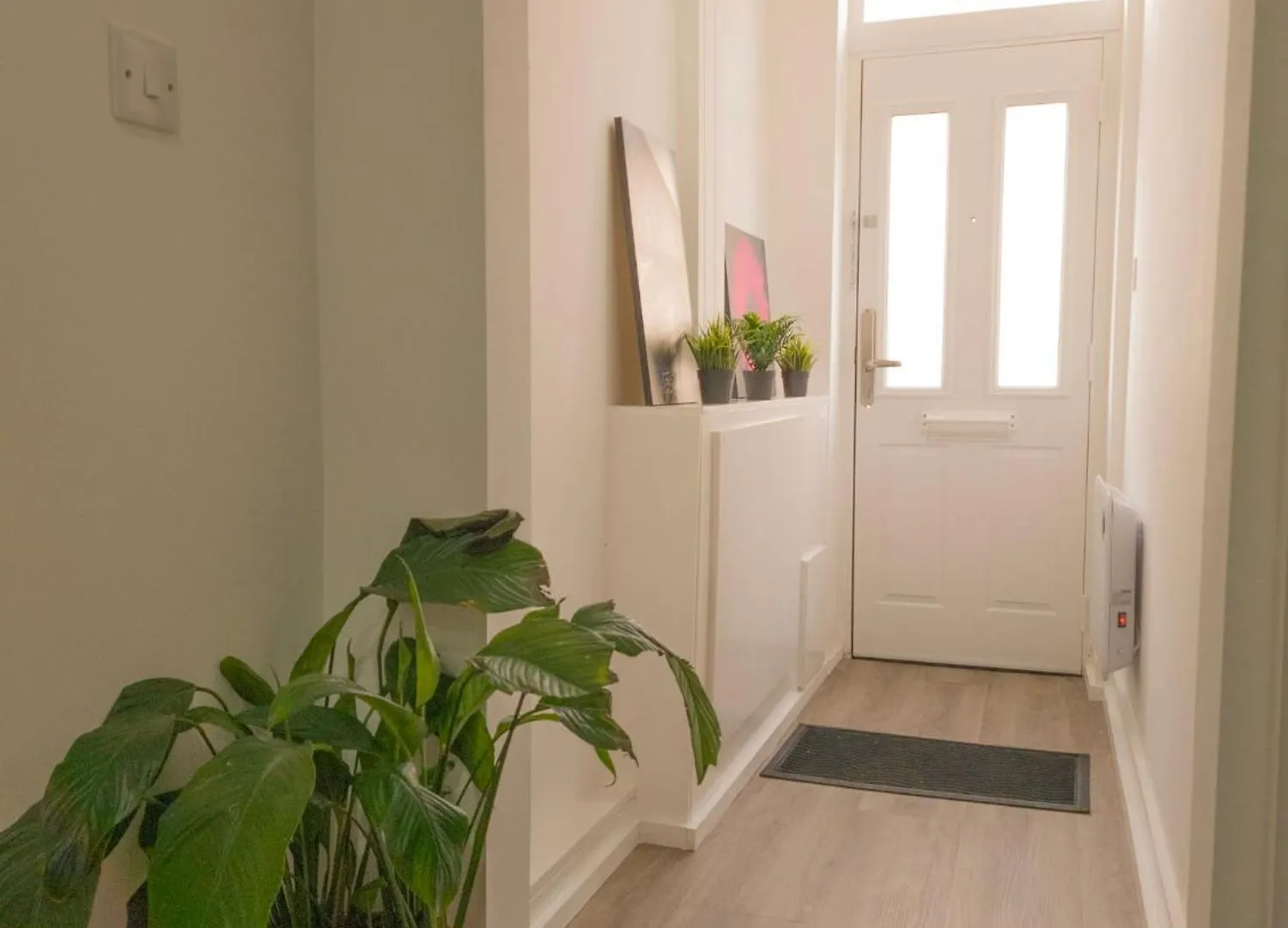 Plenty Of Parking Available; 3 Bedroom Apartment By Property Promise Cardiff Birleşik Krallık