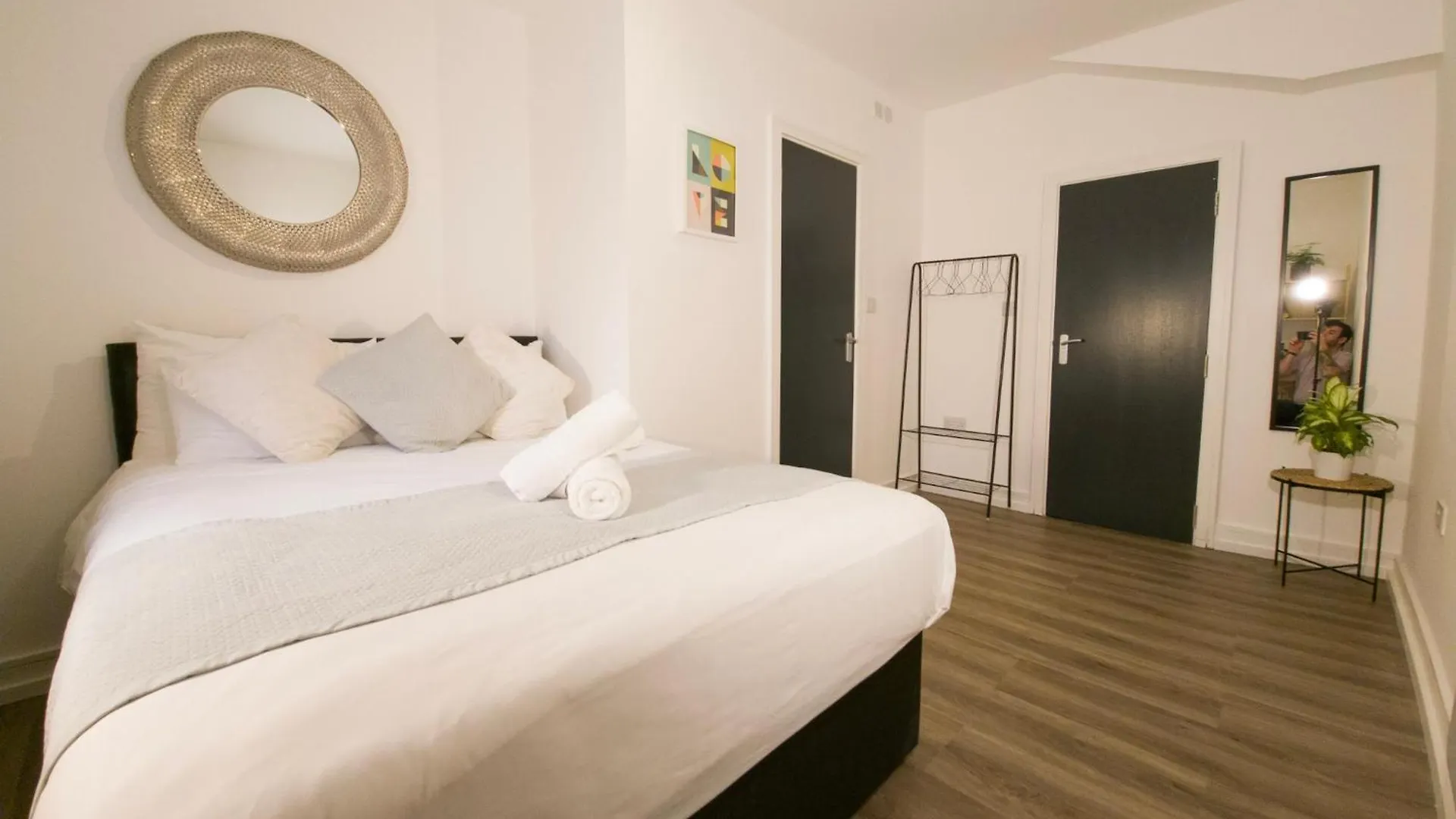 Plenty Of Parking Available; 3 Bedroom Apartment By Property Promise Cardiff